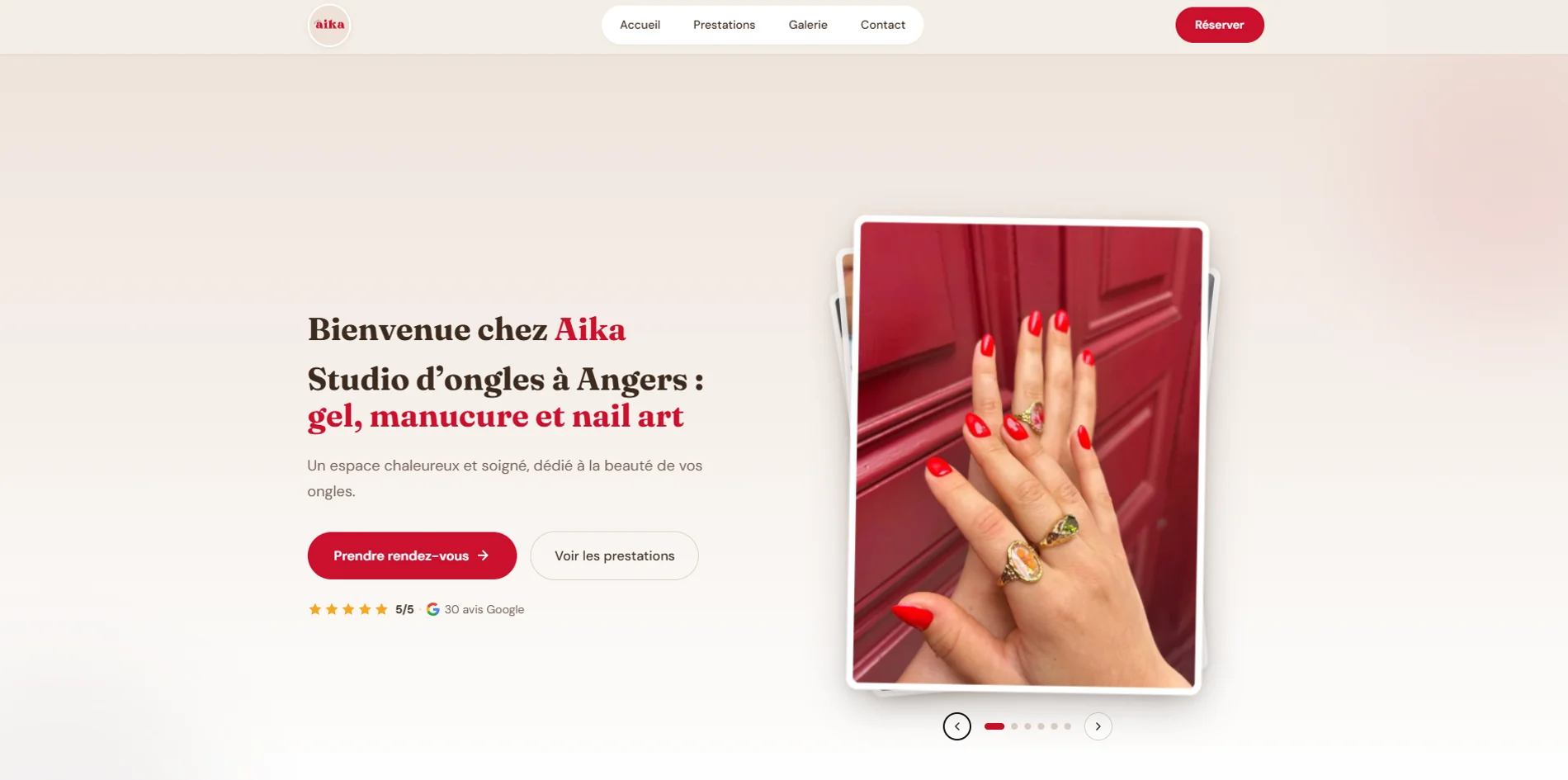 Page d'accueil du site Studio Aika, prothésiste ongulaire à Angers
